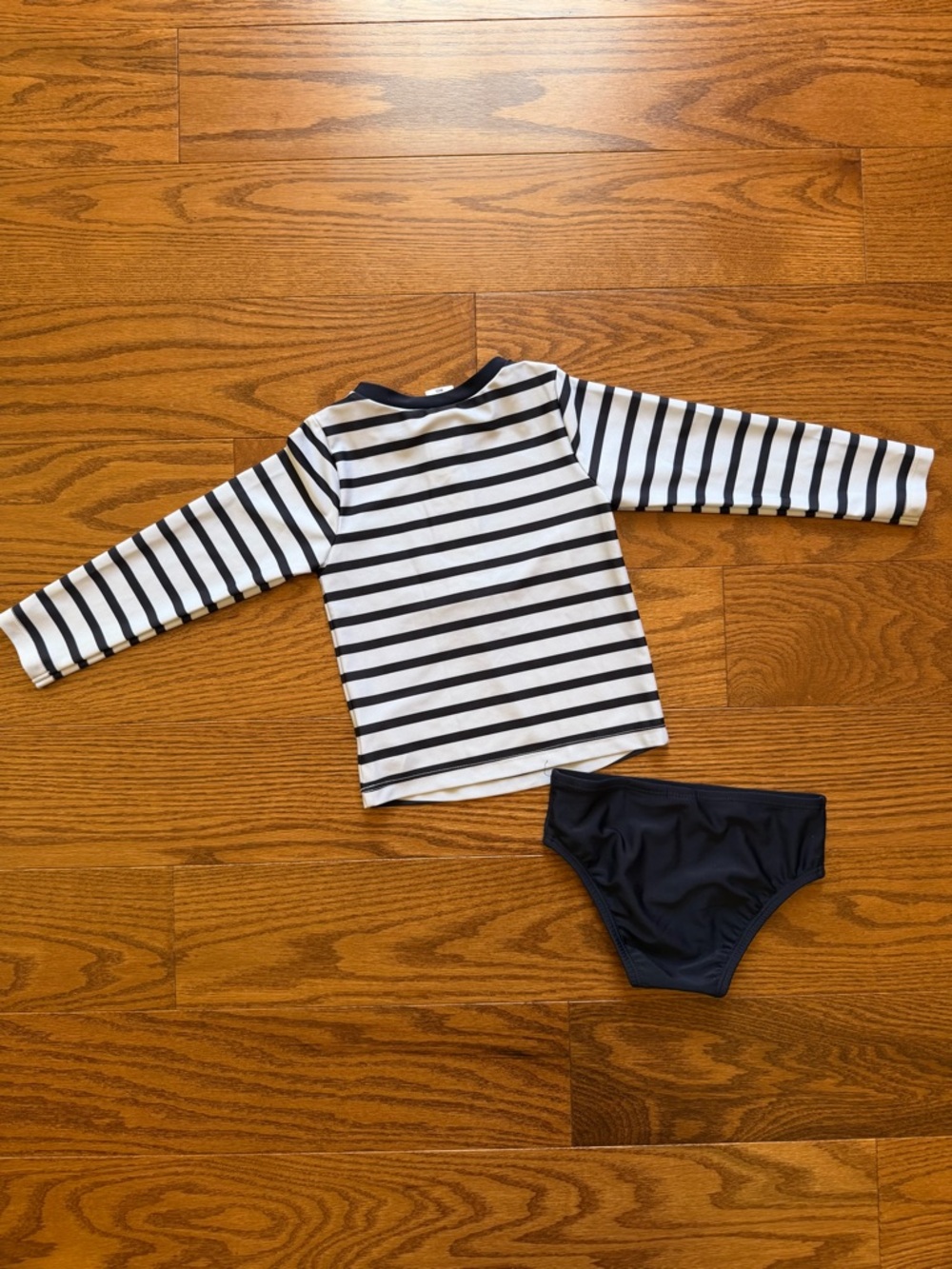 Rashguard swimsuit two set bundle - Baby Gap and Old Navy - Picture 3 of 11
